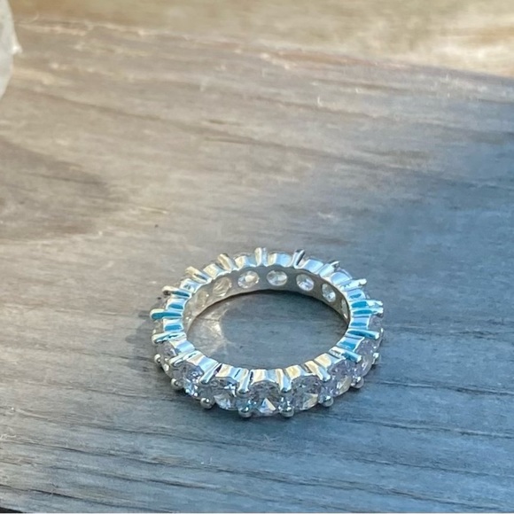 NWT CHARTER CLUB ANNIVERSARY RING IN FINE SILVER W/CUBIC ZIRCONIA STONES- 6 or 8 - Picture 8 of 12